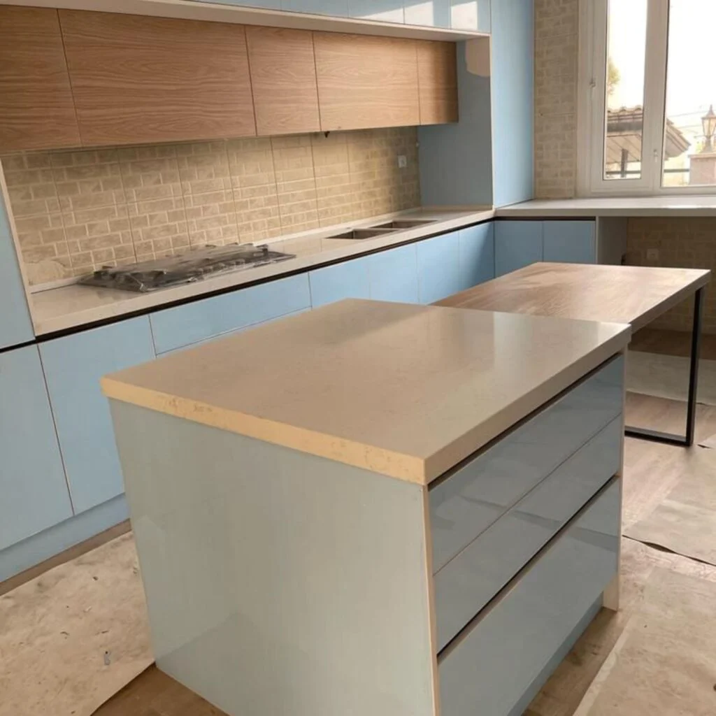 اتصال بدون درز کورین در صفحه کابینت